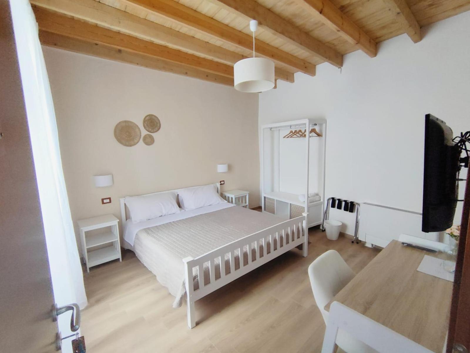 Donna Raffaela Bed & Breakfast Tertenìa Exterior foto