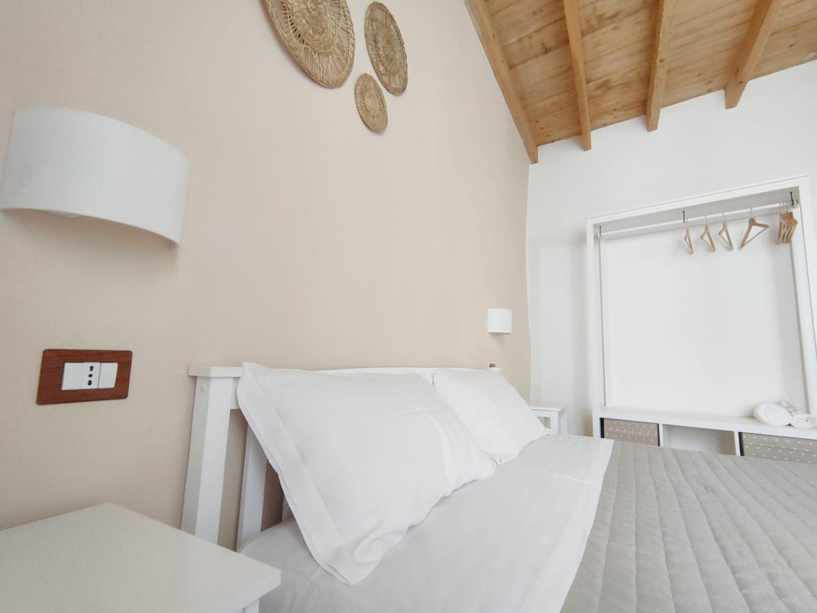 Donna Raffaela Bed & Breakfast Tertenìa Exterior foto