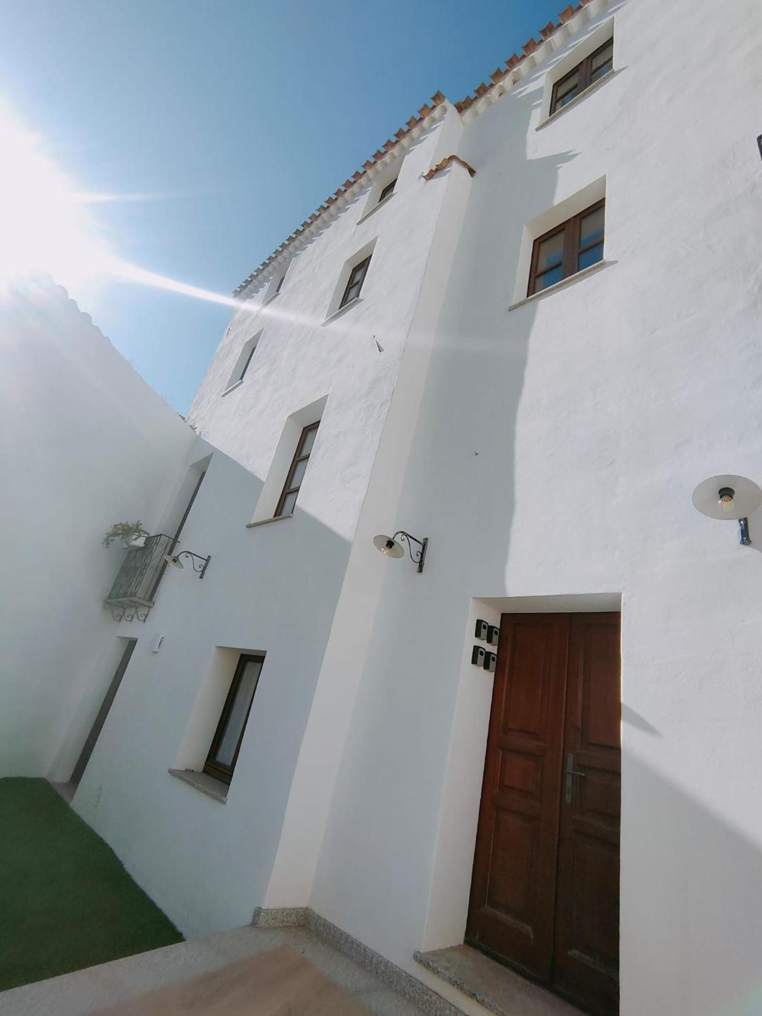 Donna Raffaela Bed & Breakfast Tertenìa Exterior foto