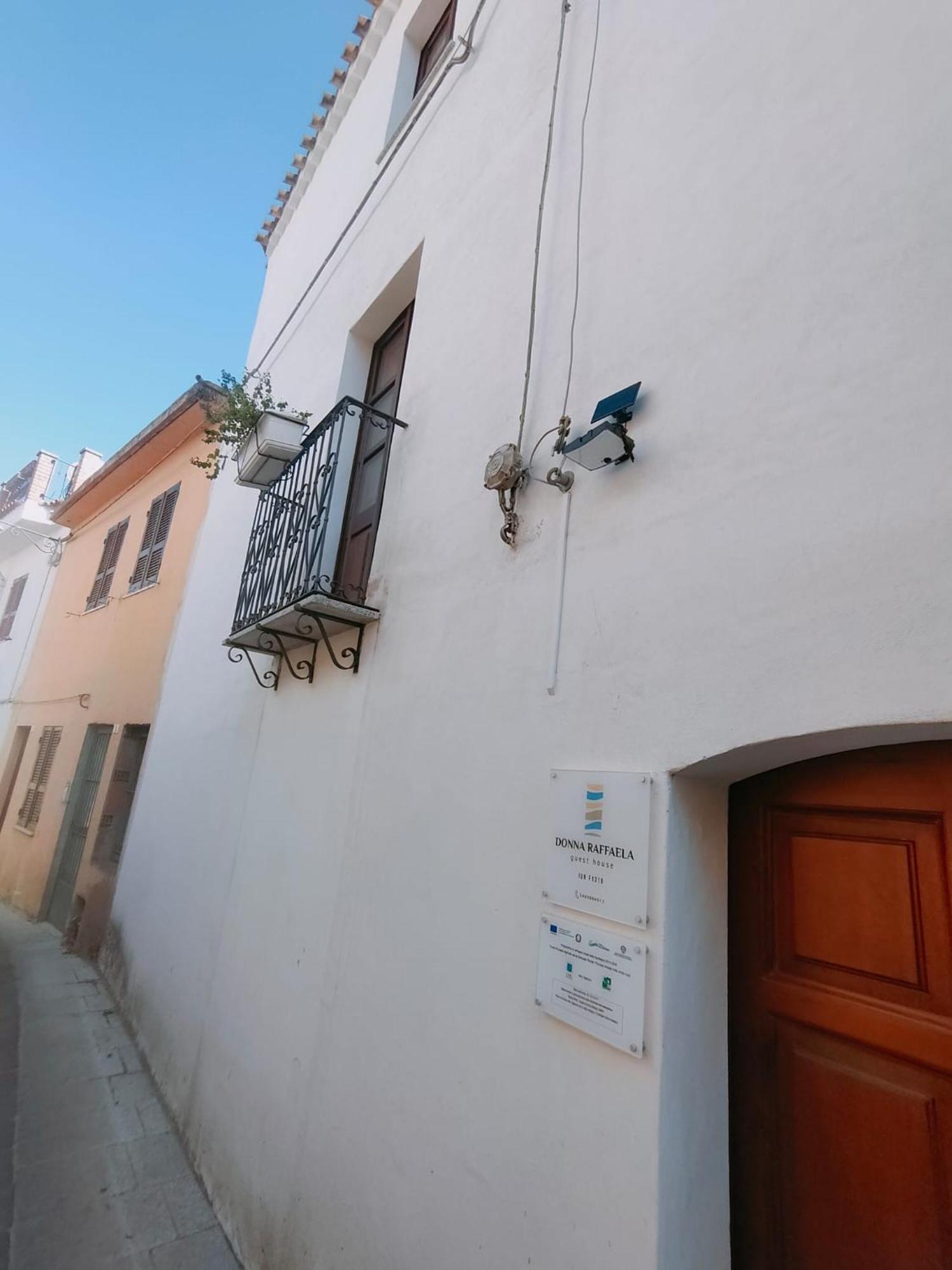 Donna Raffaela Bed & Breakfast Tertenìa Exterior foto