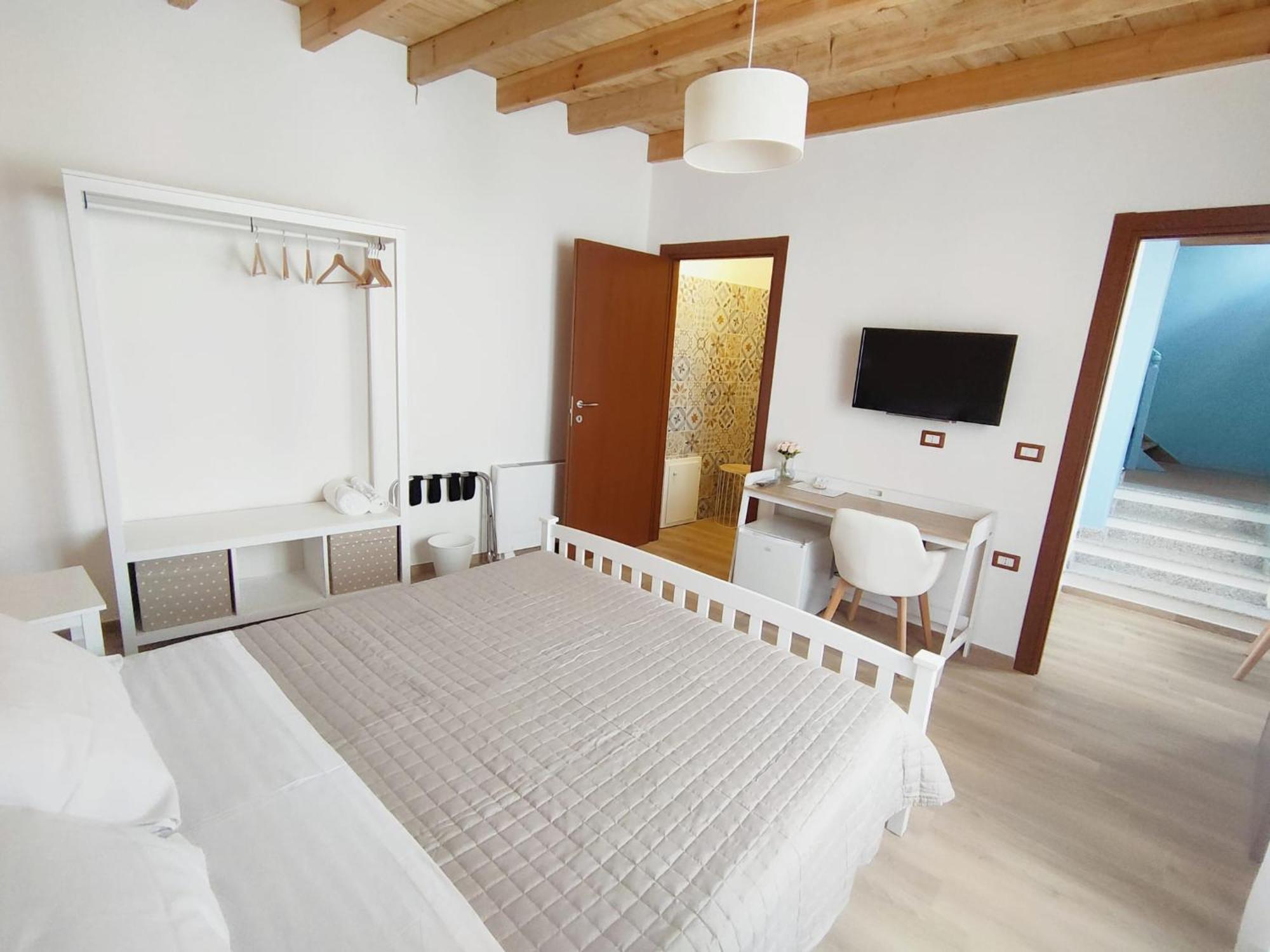 Donna Raffaela Bed & Breakfast Tertenìa Exterior foto